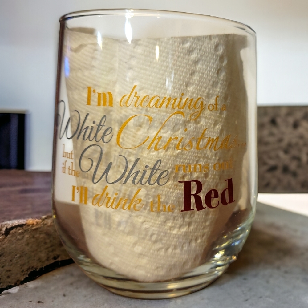 HP 😃 Vtg Flat Bottom I’m Dreaming White Christmas Kitschy Red Wine Bar Glass